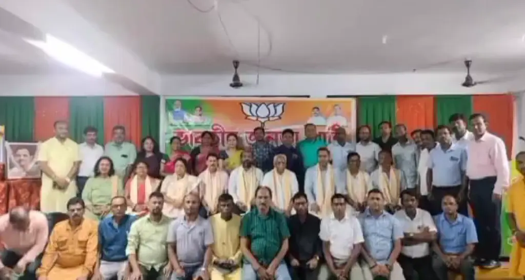 KARIMGANJ: BJP Hosts Vibrant ‘Har Ghar Tiranga’ Campaign Meeting at District Office