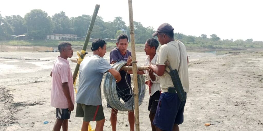 Solar fence helps Jorhat communities affected by HEC Solar fence helps Jorhat communities affected by HEC