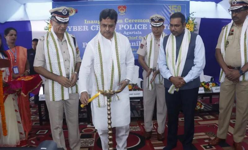 The Tripura chief minister opens Agartala’s first cybercrime police station. The Tripura chief minister opens Agartala’s first cybercrime police station.