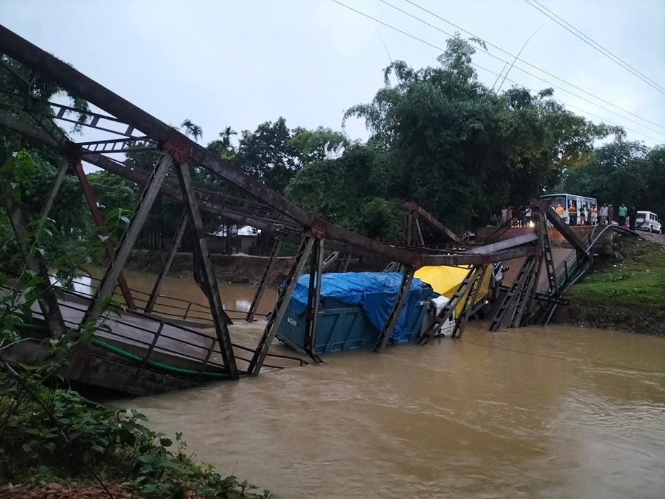 Bridge Collapses on Silchar-Kalain Road at Bhangarpar; District Administration Launches Emergency Response Bridge Collapses on Silchar-Kalain Road at Bhangarpar; District Administration Launches Emergency Response