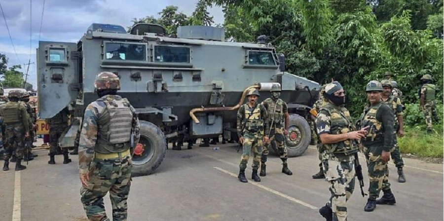 Five Manipur districts have lifted their internet service bans.