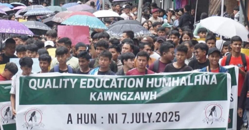 Mizo students demonstrate against the prolonged employment of inexperienced college instructors. Mizo students demonstrate against the prolonged employment of inexperienced college instructors.
