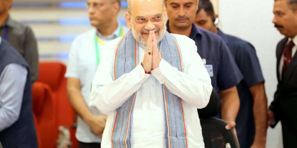 Amit Shah: While Assam has reduced infiltration, Bengal is giving illegal immigrants the “red carpet.” Amit Shah: While Assam has reduced infiltration, Bengal is giving illegal immigrants the “red carpet.”