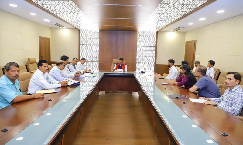 The Assam government meets with the teachers’ association and promises to regularize headmasters and fill open positions.